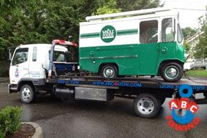 Certified Algona box truck towing in WA near 98047