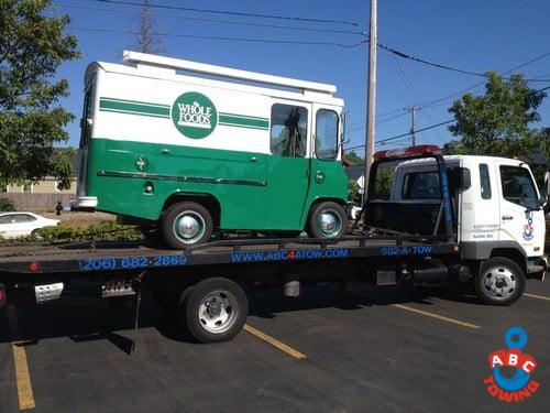 Trusted Covington commercial towing near me in WA near 98042