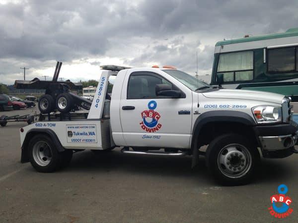 Best Enumclaw emergency towing in WA near 98022