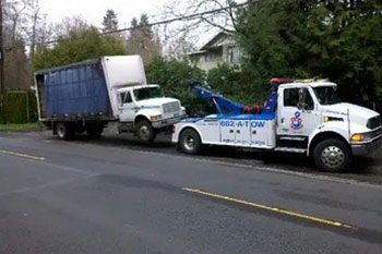 Affordable Pioneer Square heavy equipment towing in WA near 98104