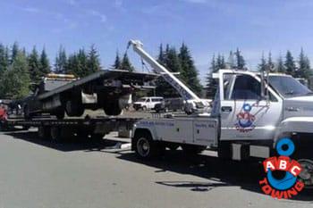 Licensed Georgetown semi tractor towing in WA near 98108