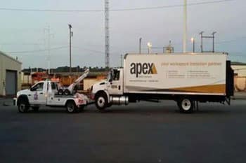 Expert Pioneer Square semi truck towing in WA near 98104