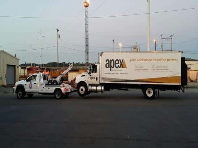 24-hour Algona work truck towing in WA near 98047