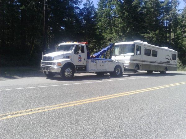 Covington work truck towing services in WA near 98042