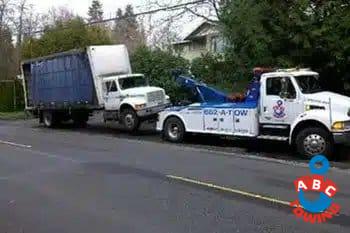 Quick Mercer Island tractor trailer winching in WA near 98040