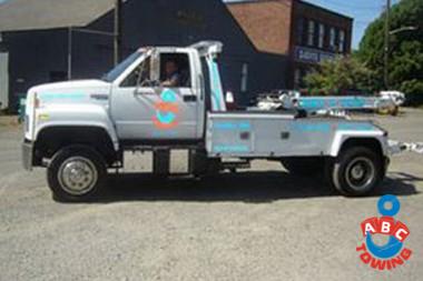 Full service Capitol Hill car towing company in WA near 98102