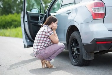 Quick Ballard tire change in WA near 98107